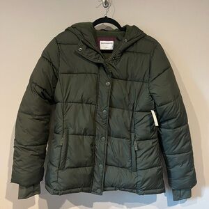 NWT Amazon Essentials Dark green/Olive puffer coat size Large